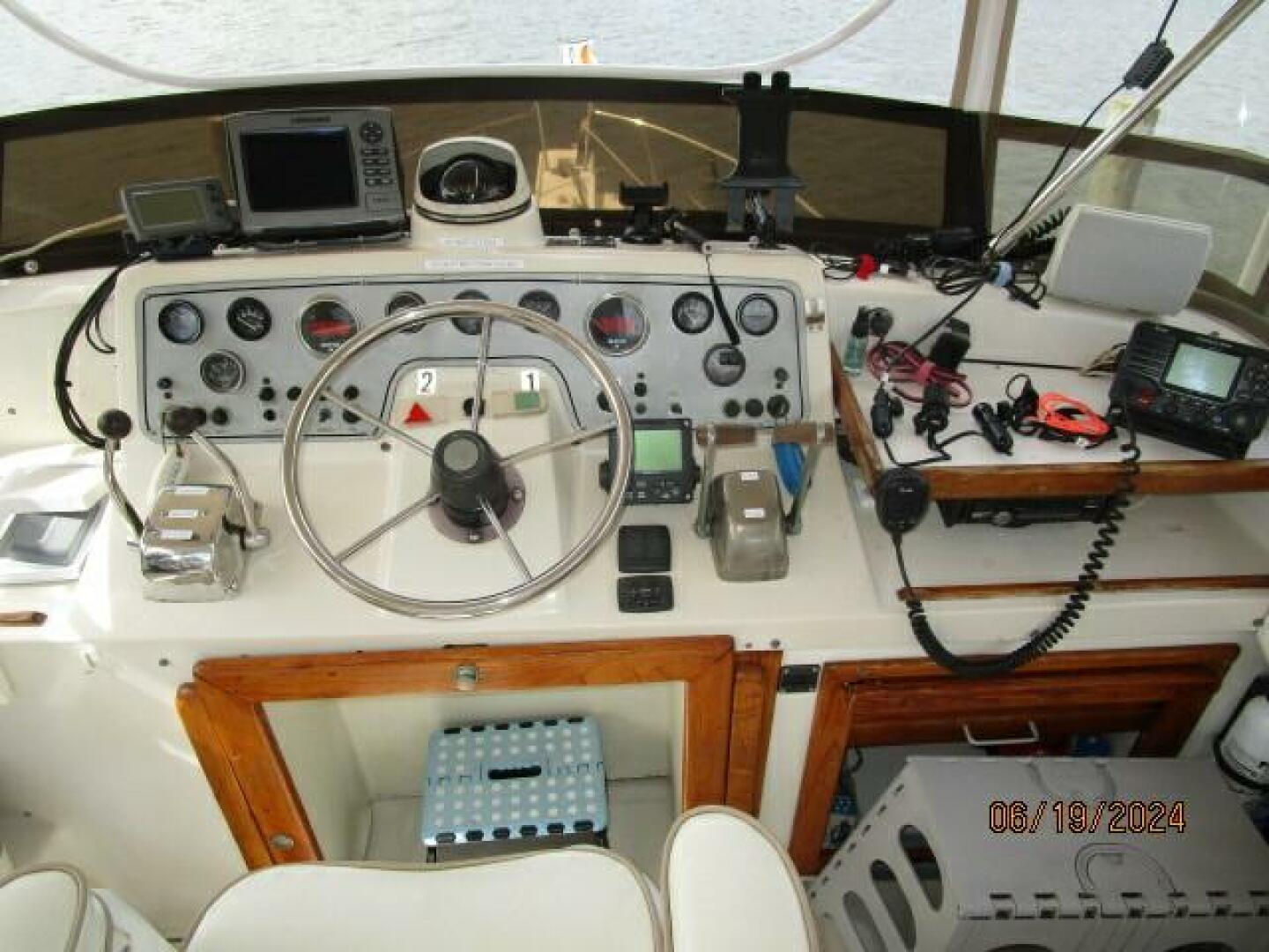 Mainship-40DC 1984-Phase II Bucksport-South Carolina-United States-40 Mainship flybridge helm2-4462846 | Thumbnail