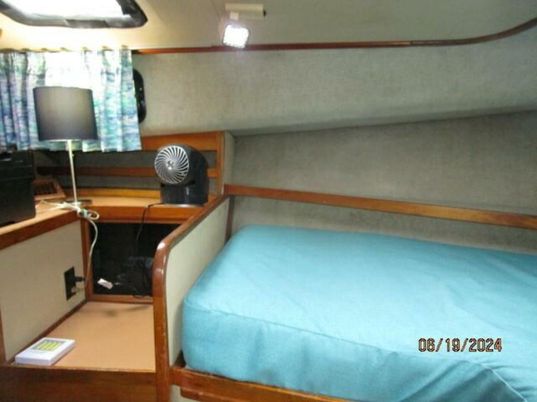 Mainship-40DC 1984-Phase II Bucksport-South Carolina-United States-40 Mainship guest stateroom port-4462861