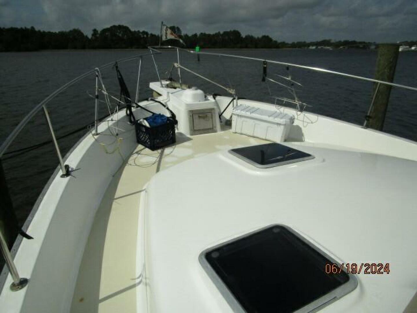 Mainship-40DC 1984-Phase II Bucksport-South Carolina-United States-40 Mainship foredeck2-4462852 | Thumbnail