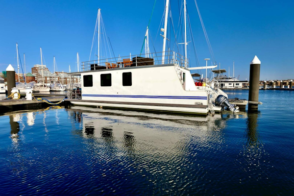 Catamaran Cruisers-Houseboat 2019 -Boston-Massachusetts-United States-4465040