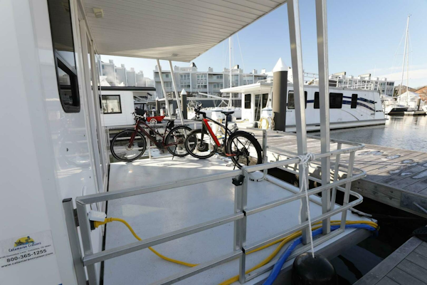 Catamaran Cruisers-Houseboat 2019 -Boston-Massachusetts-United States-4465031