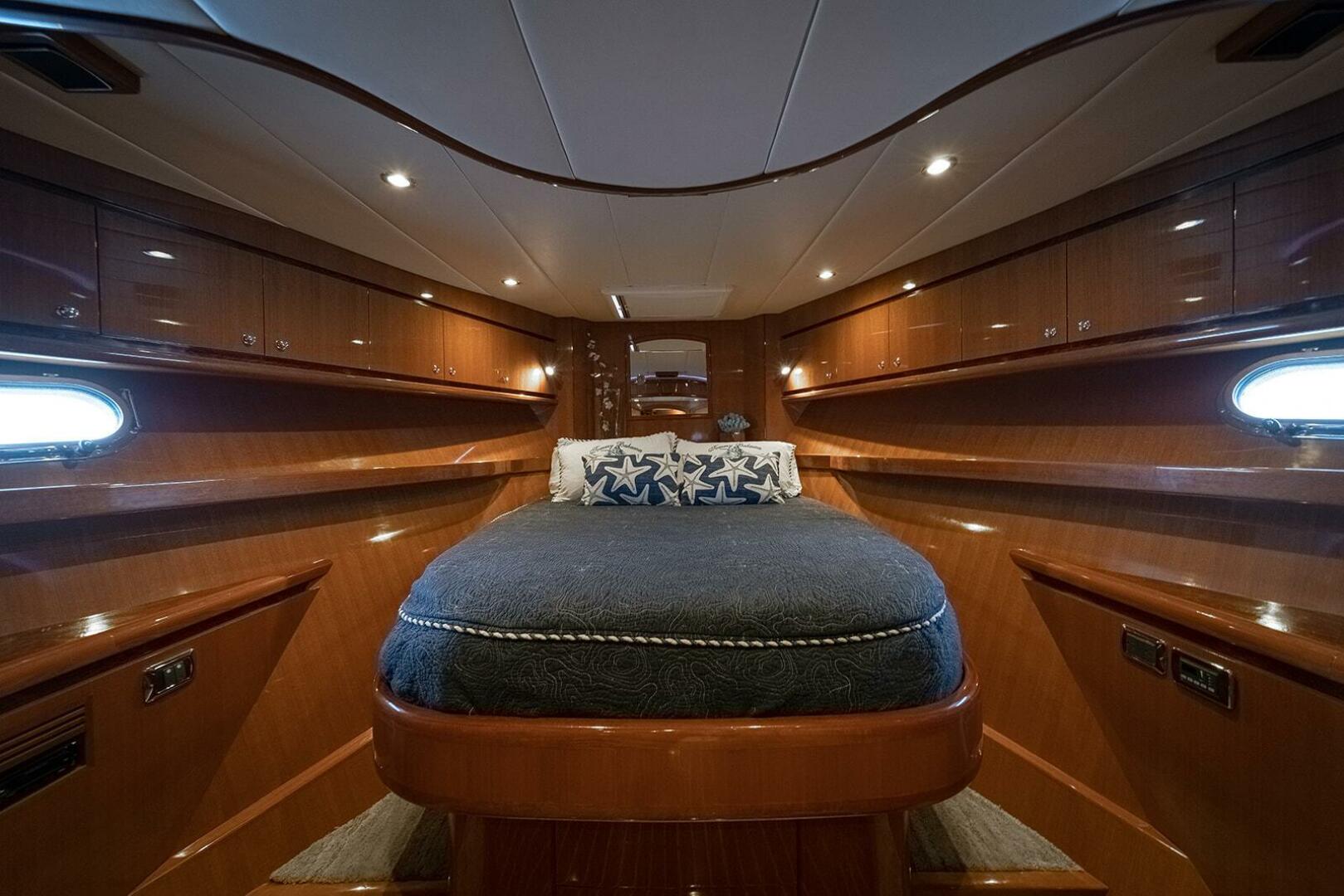 Hampton-Motor Yacht 2013-ISOBEL III Fort Lauderdale-Florida-United States-VIP Stateroom-4476664 | Thumbnail