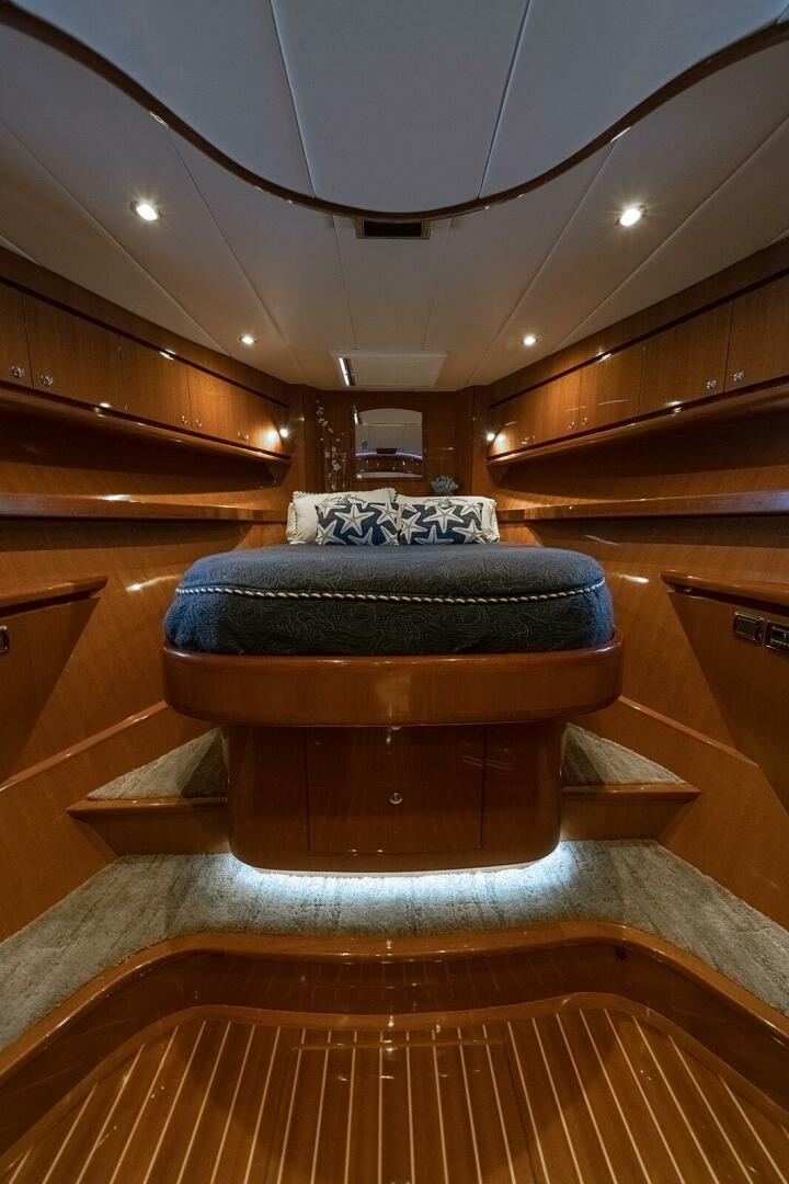 Hampton-Motor Yacht 2013-ISOBEL III Fort Lauderdale-Florida-United States-VIP Stateroom-4476658 | Thumbnail