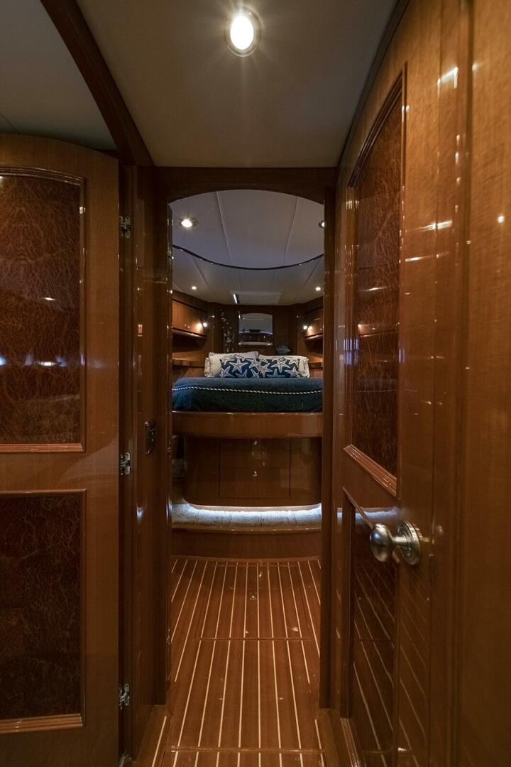 Hampton-Motor Yacht 2013-ISOBEL III Fort Lauderdale-Florida-United States-VIP Stateroom-4476655 | Thumbnail
