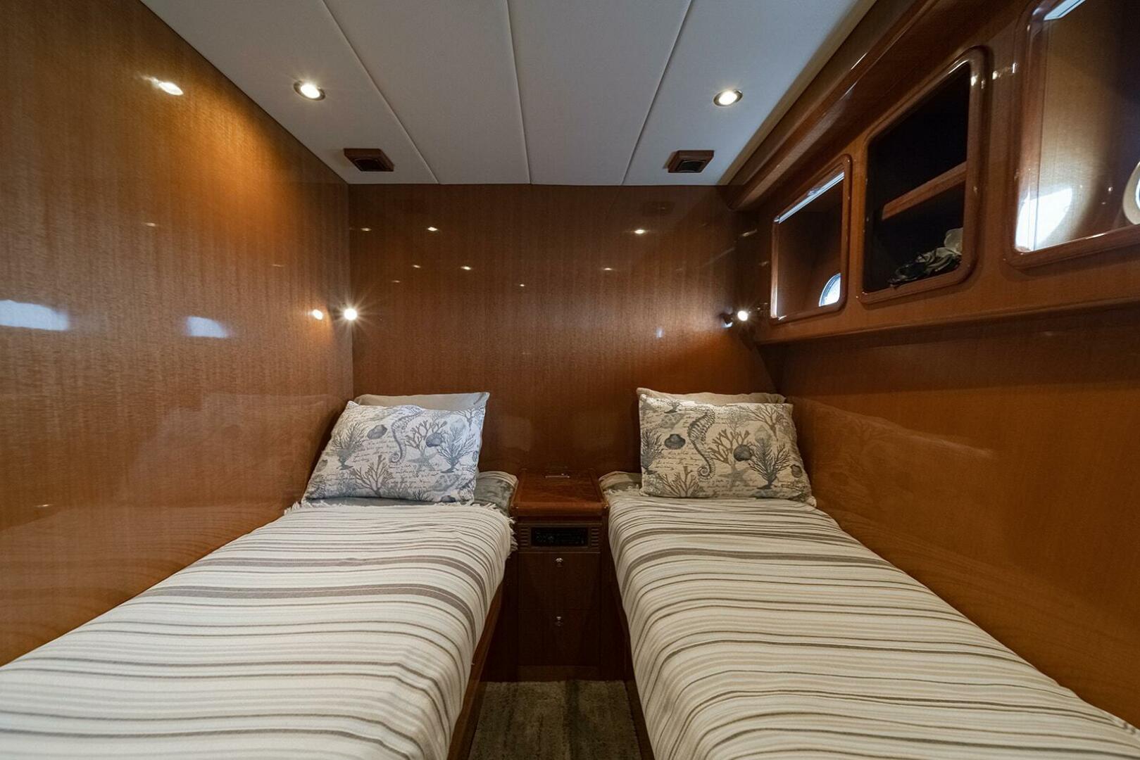 Hampton-Motor Yacht 2013-ISOBEL III Fort Lauderdale-Florida-United States-Guest Stateroom-4476675 | Thumbnail