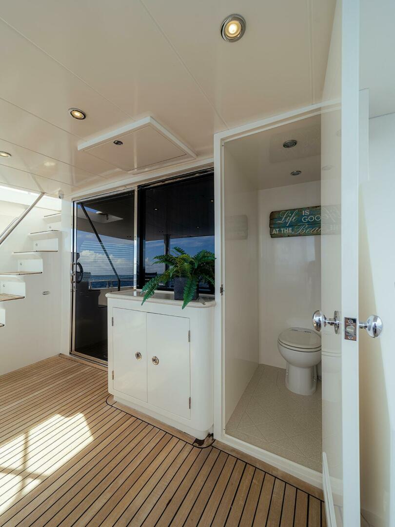 Hampton-Motor Yacht 2013-ISOBEL III Fort Lauderdale-Florida-United States-Aft Deck Day Head-4476735 | Thumbnail