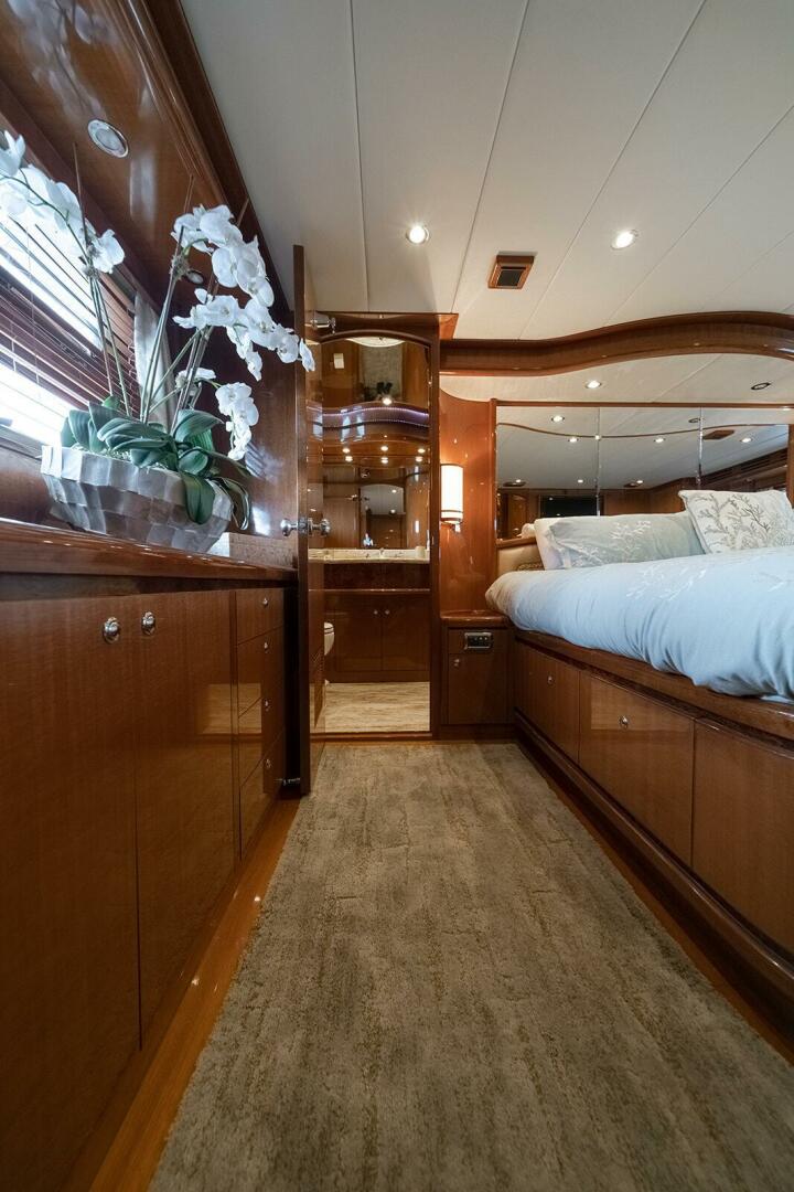 Hampton-Motor Yacht 2013-ISOBEL III Fort Lauderdale-Florida-United States-Master Stateroom-4476623 | Thumbnail