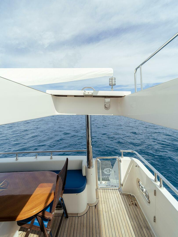 Hampton-Motor Yacht 2013-ISOBEL III Fort Lauderdale-Florida-United States-Looking down from Flybridge to Aft Deck-4476754