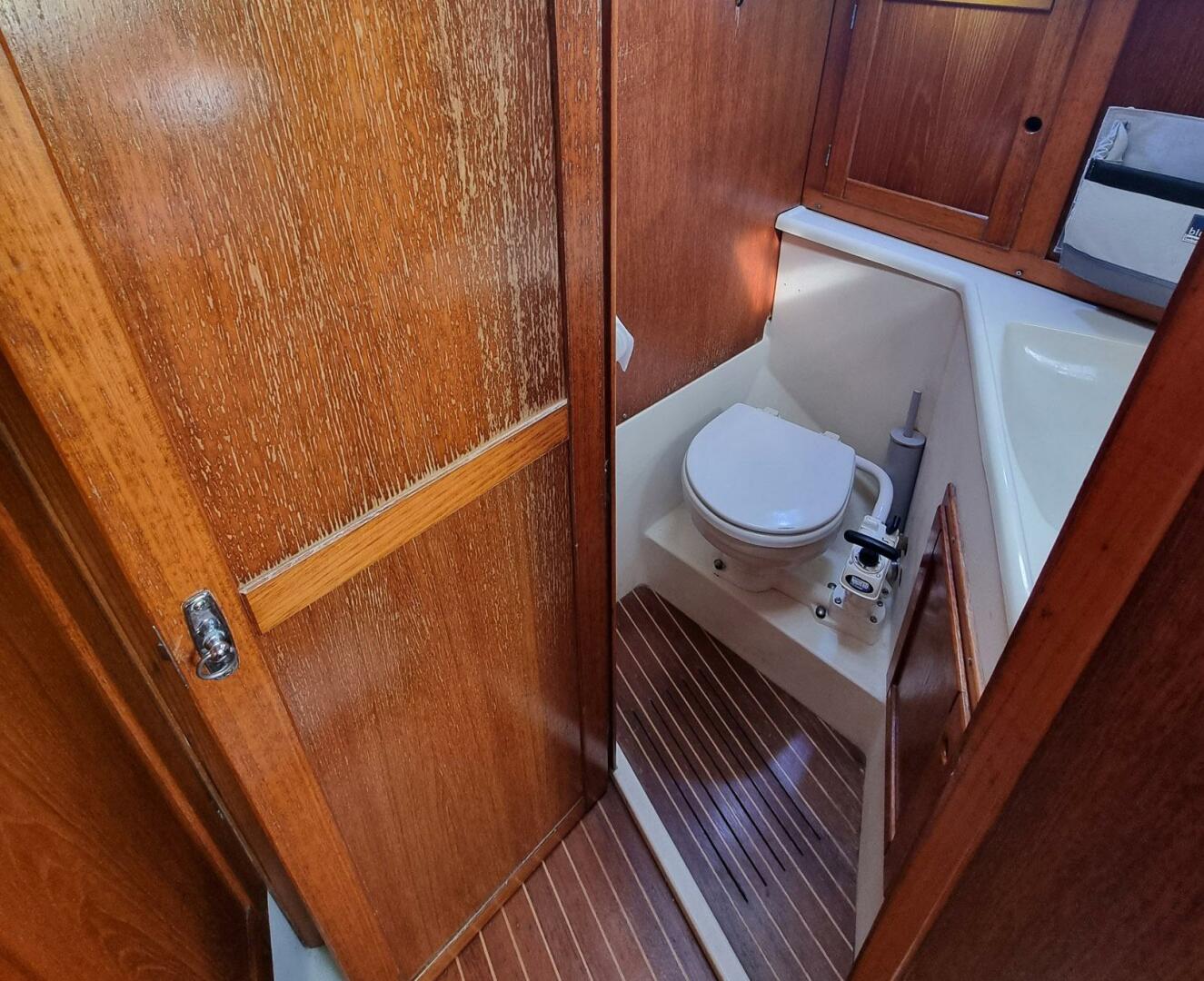 Maxi-Center Cockpit 1990-Haven Voyager Cape Canaveral-Florida-United States-4473155 | Thumbnail