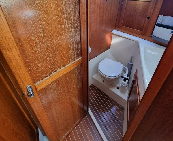 Maxi-Center Cockpit 1990-Haven Voyager Cape Canaveral-Florida-United States-4473155