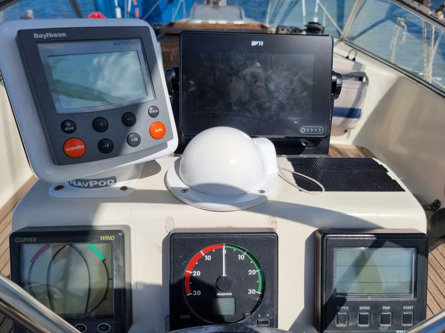 Maxi-Center Cockpit 1990-Haven Voyager Cape Canaveral-Florida-United States-4473131 | Thumbnail