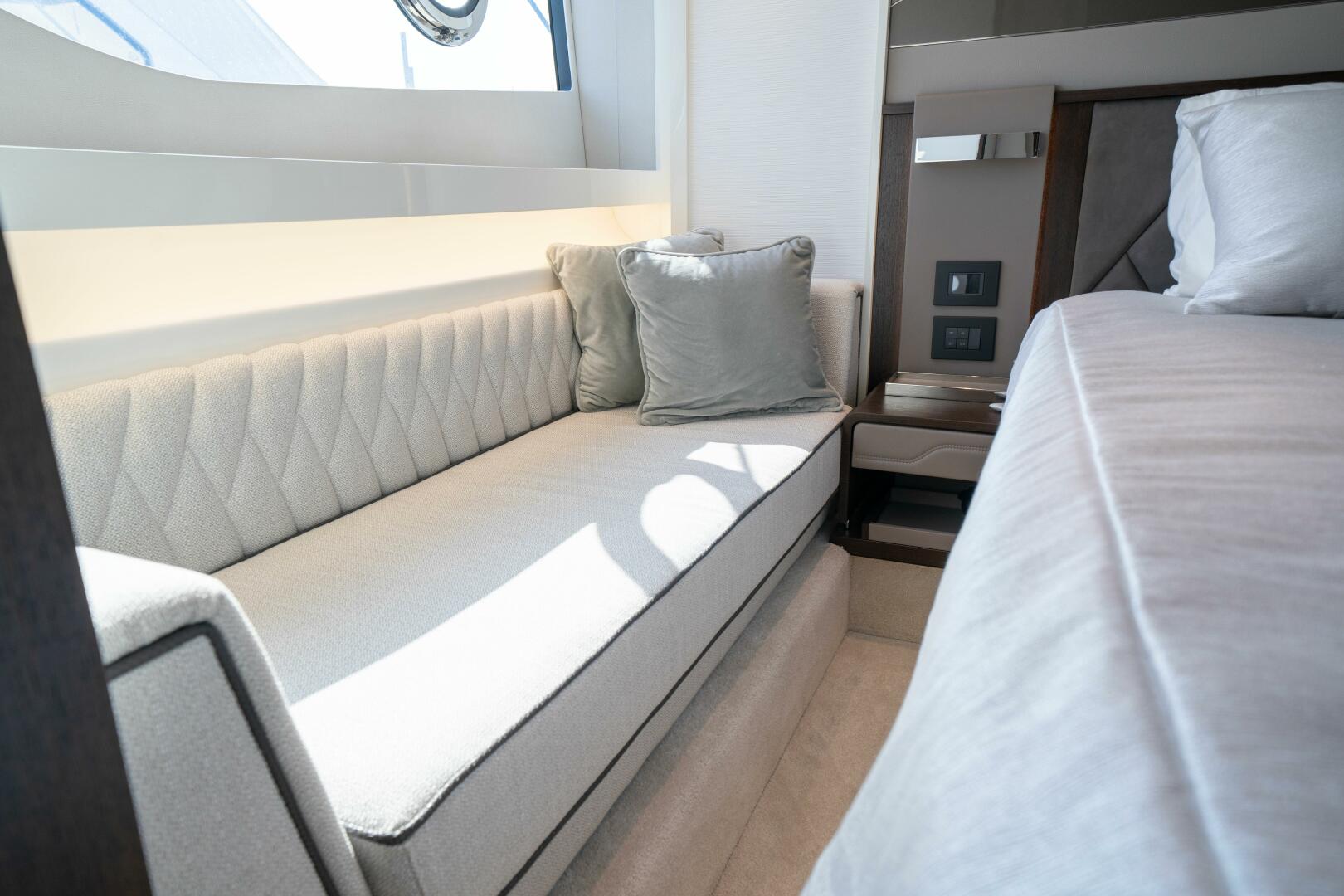 Sunseeker-60 Predator EVO 2022-Tango Lima Cheboygan-Michigan-United States-5876937 | Thumbnail