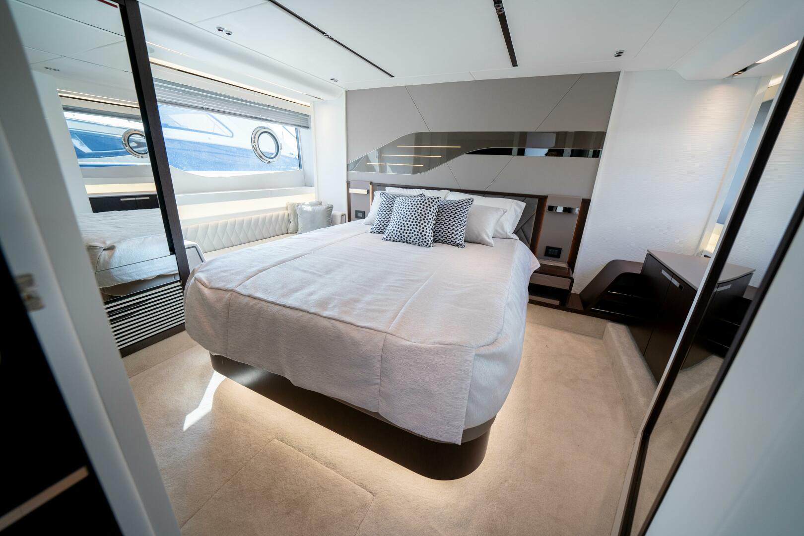 Sunseeker-60 Predator EVO 2022-Tango Lima Cheboygan-Michigan-United States-5876938 | Thumbnail