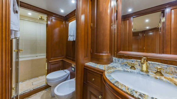 Benetti-Classic 2013-NAMASTE Fort Lauderdale-Florida-United States-Lower Deck Stbd VIP Ensuite-4481610