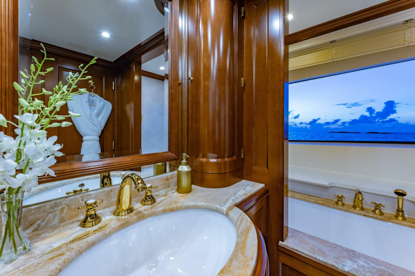 Benetti-Classic 2013-NAMASTE Fort Lauderdale-Florida-United States-Main Deck Master Ensuite-4481590