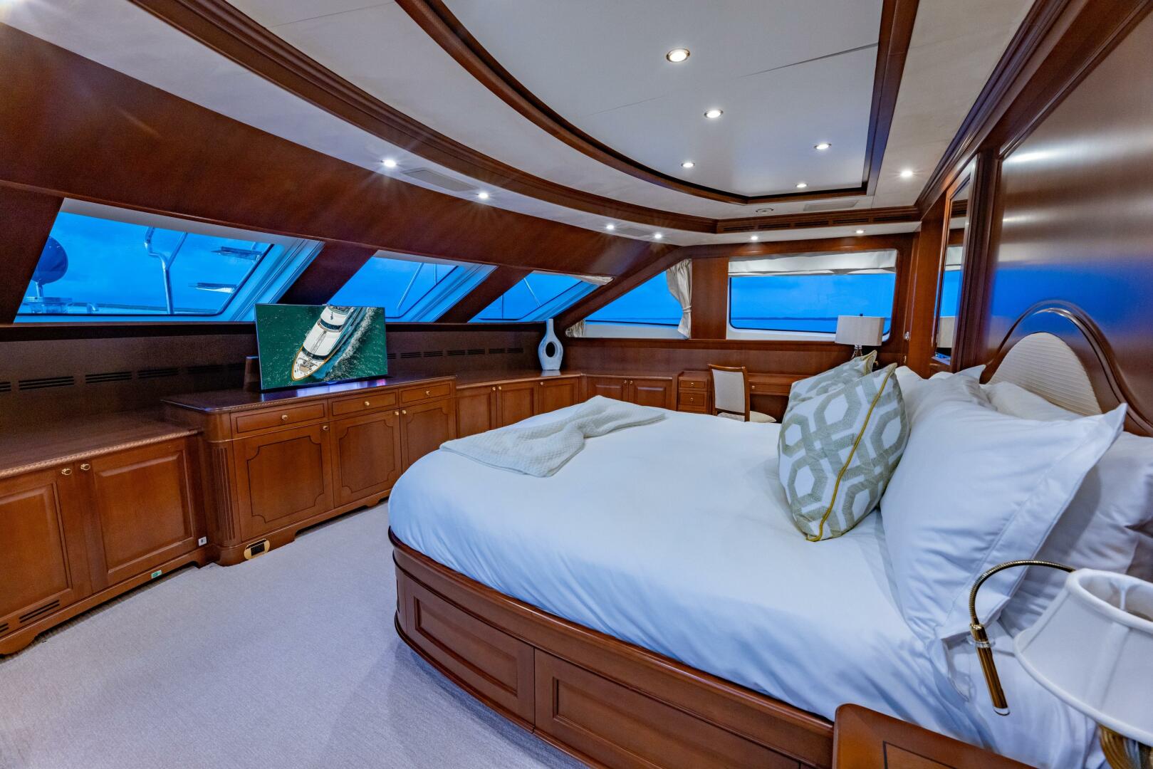 Benetti-Classic 2013-NAMASTE Fort Lauderdale-Florida-United States-Main Deck Master Statetoom-4481583 | Thumbnail