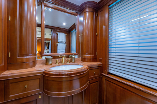 Benetti-Classic 2013-NAMASTE Fort Lauderdale-Florida-United States-Lower Deck Starboard Twin Ensuite-4481620