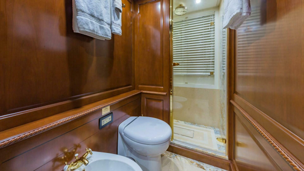 Benetti-Classic 2013-NAMASTE Fort Lauderdale-Florida-United States-Lower Deck Port VIP Ensuite-4481604
