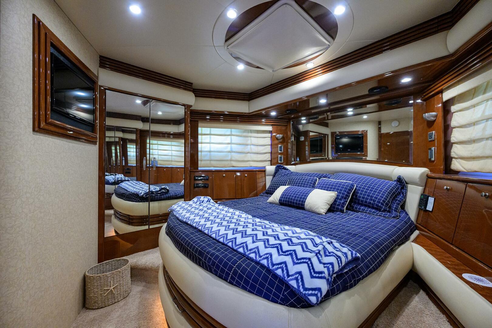 Marquis-65 Motor Yacht 2005-Vol Aboard St. Petersburg-Florida-United States-4546685 | Thumbnail