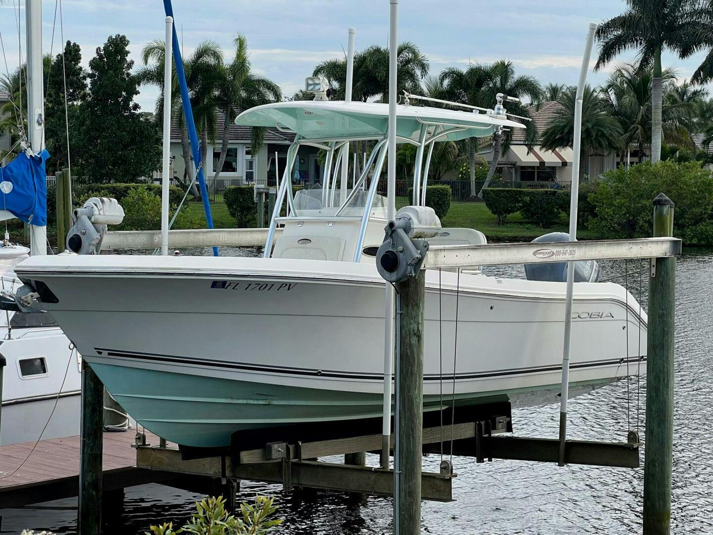 Cobia-237 CC 2015 -Stuart-Florida-United States-4501333