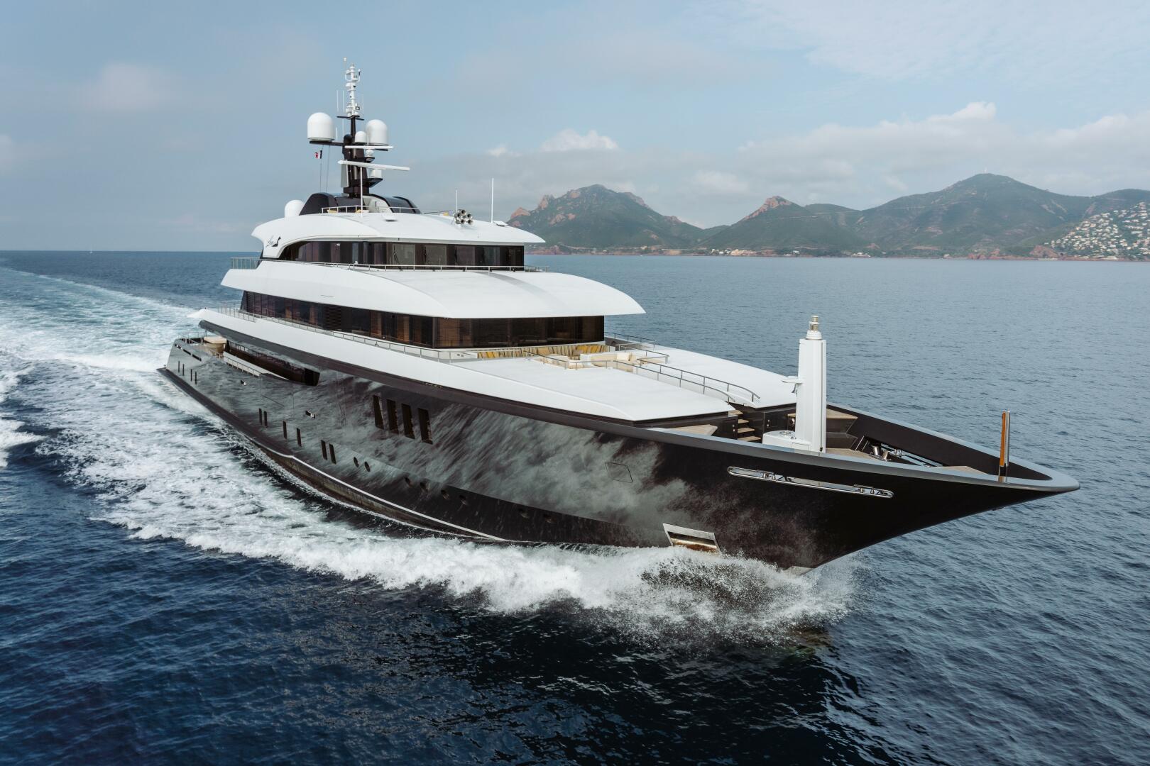 Icon 2010-LOON Virgin Islands (US)-Loon 221 Starboard And Bow-4528271 | Thumbnail