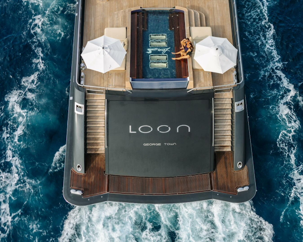 Icon 2010-LOON Virgin Islands (US)-Loon 221 Transom-4528264
