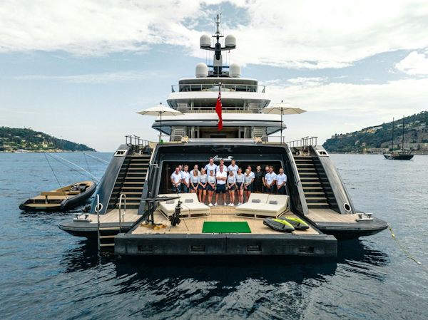 Icon 2010-LOON Virgin Islands (US)-Loon_221 Transom View-4528265