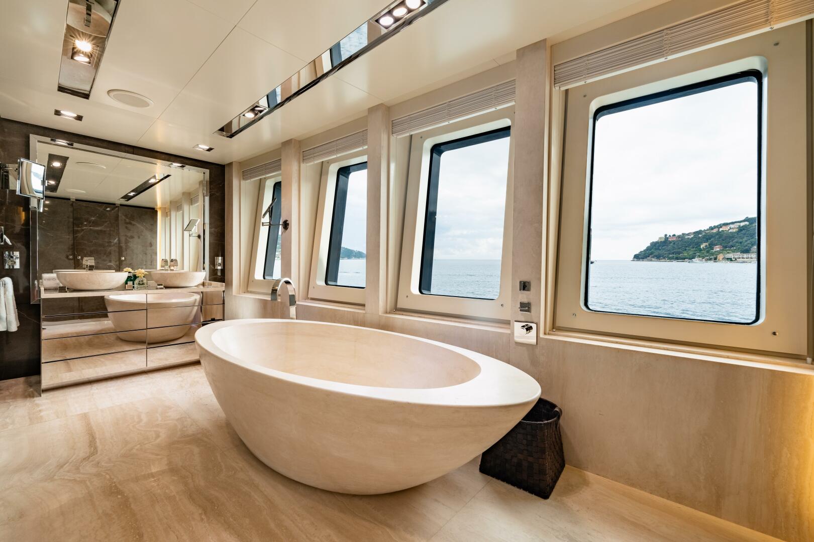 Icon 2010-LOON Virgin Islands (US)-Loon 221 Main Deck Master Ensuite-4528217 | Thumbnail