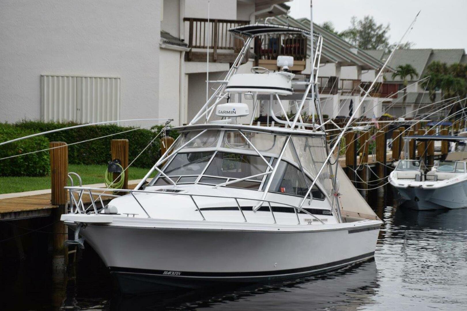 Blackfin-Combi 33 1995-ITS A WRAP Highland Beach-Florida-United States-Bow View Dockside-5398731 | Thumbnail