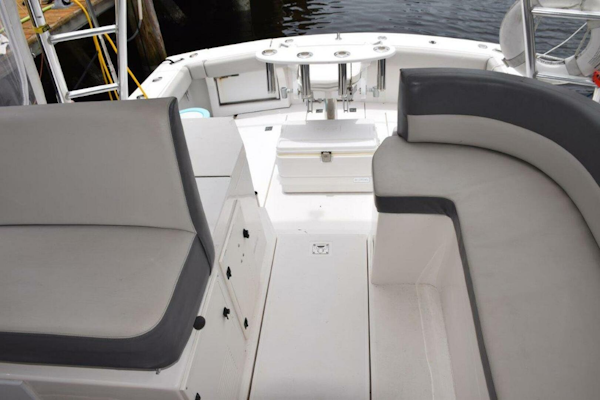 Blackfin-Combi 33 1995-ITS A WRAP Highland Beach-Florida-United States-Bridge deck L Shape Lounge, View To Cockpit-5398685