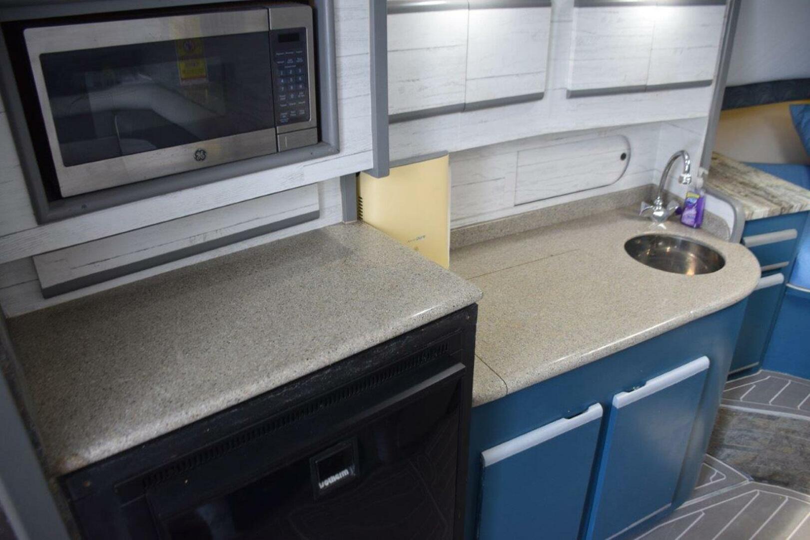 Blackfin-Combi 33 1995-ITS A WRAP Highland Beach-Florida-United States-Galley-5398656 | Thumbnail