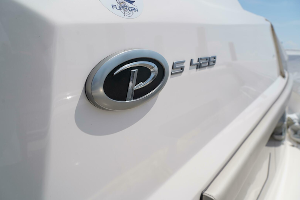 Pursuit-428 2022 -Grosse Pointe Shores-Michigan-United States-4537674