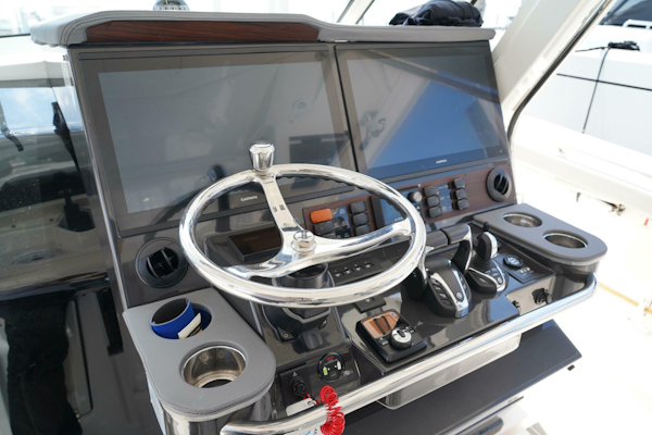 Pursuit-428 2022 -Grosse Pointe Shores-Michigan-United States-4537681
