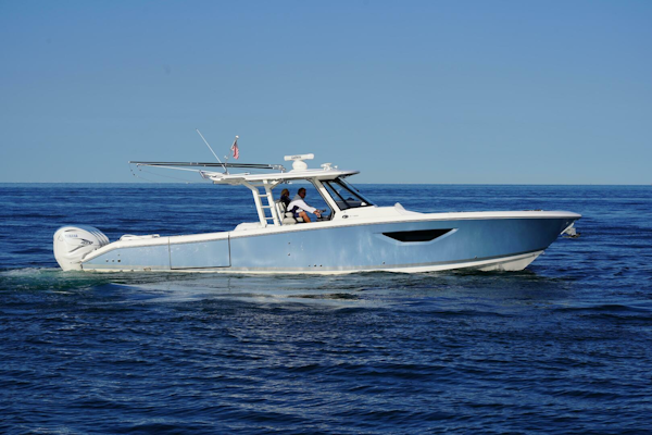 Pursuit-428 2022 -Grosse Pointe Shores-Michigan-United States-4537630