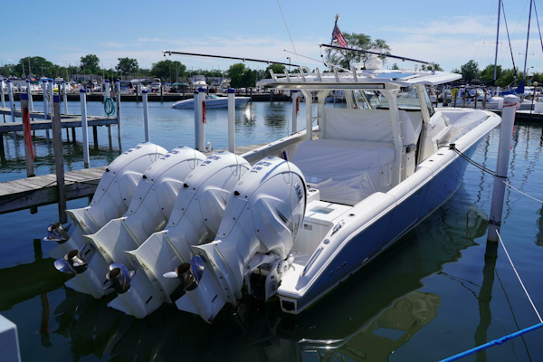 Pursuit-428 2022 -Grosse Pointe Shores-Michigan-United States-4537643