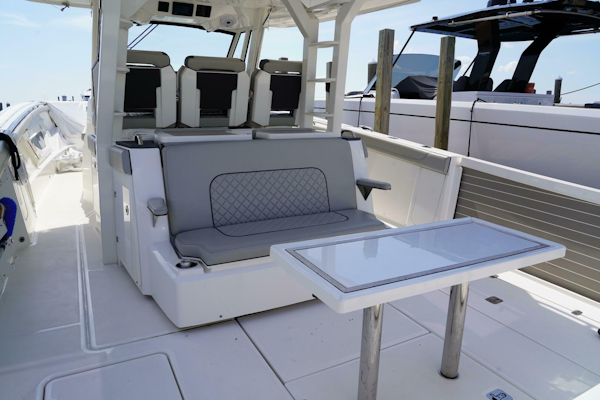 Pursuit-428 2022 -Grosse Pointe Shores-Michigan-United States-4537657