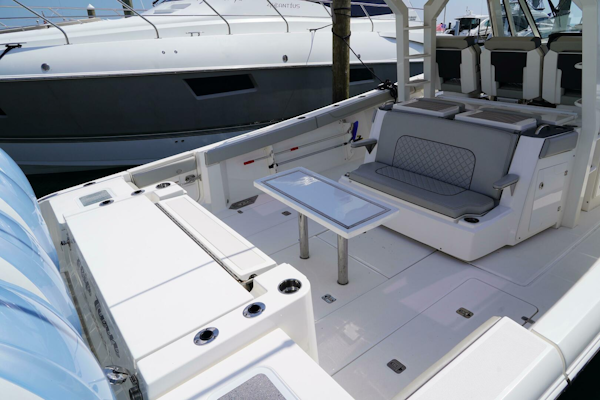 Pursuit-428 2022 -Grosse Pointe Shores-Michigan-United States-4537624