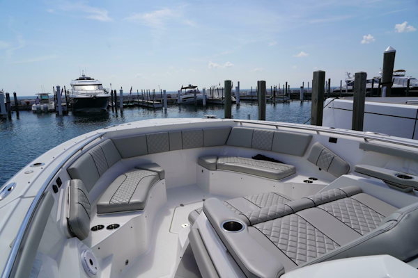 Pursuit-428 2022 -Grosse Pointe Shores-Michigan-United States-4537660