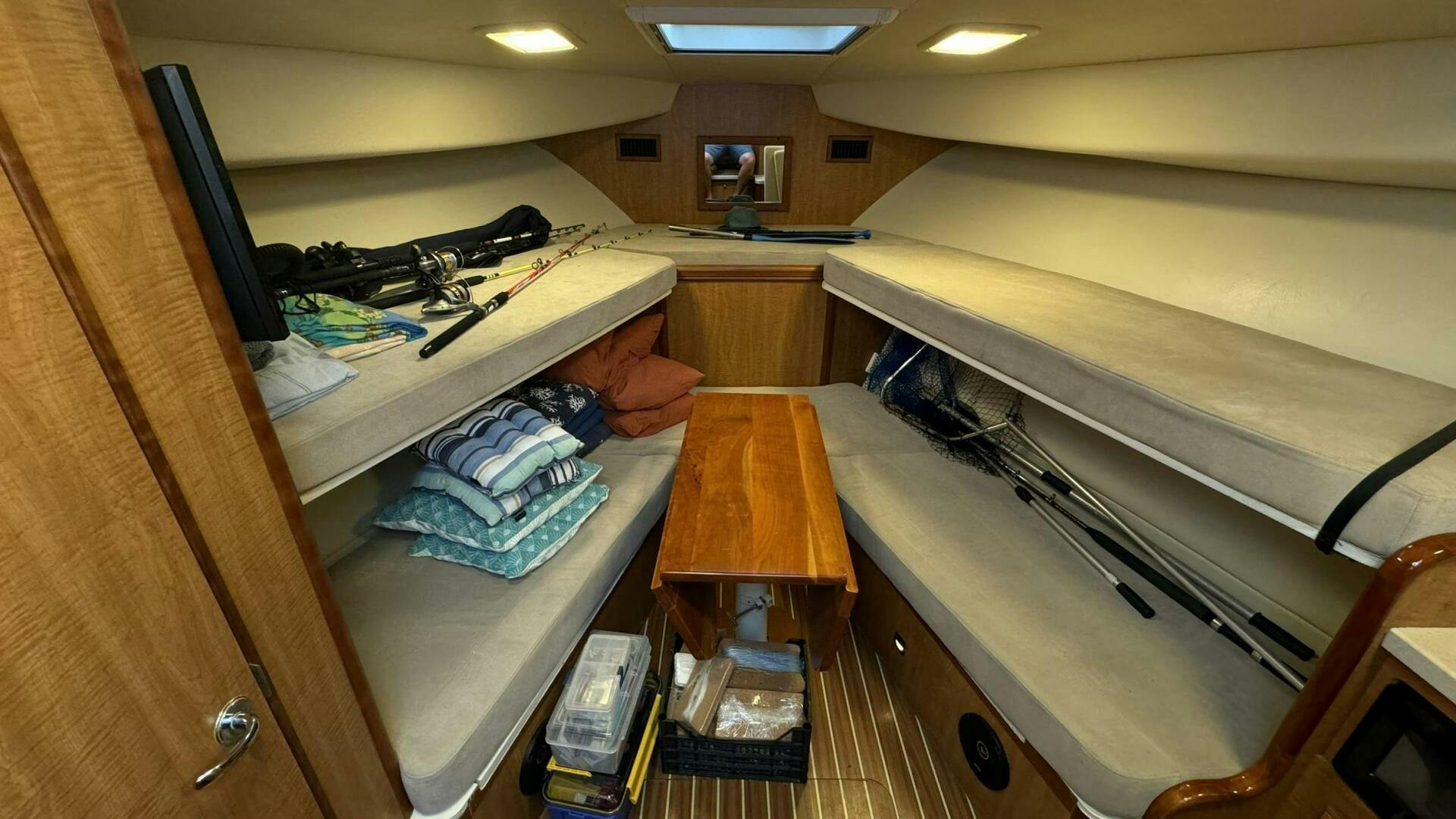Luhrs-31 Open Fisherman 2005-Da Capo St Julians-Malta-Luhrs 31 interior-4568675