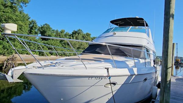 Carver-450 Voyager 2000-FRIENDSHIP Essex-Connecticut-United States-4569937