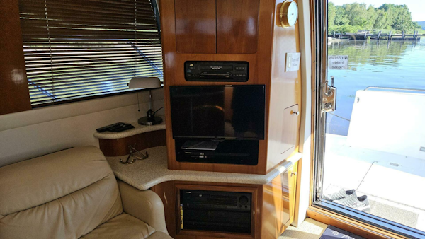 Carver-450 Voyager 2000-FRIENDSHIP Essex-Connecticut-United States-4583500