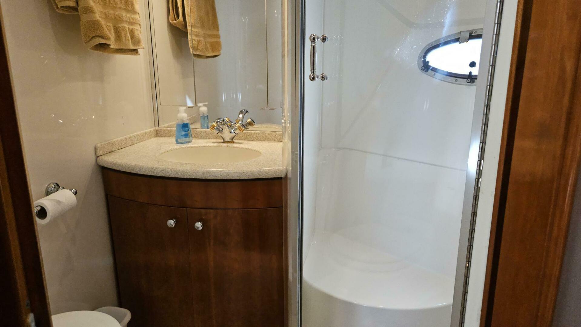 Carver-450 Voyager 2000-FRIENDSHIP Essex-Connecticut-United States-4583488 | Thumbnail