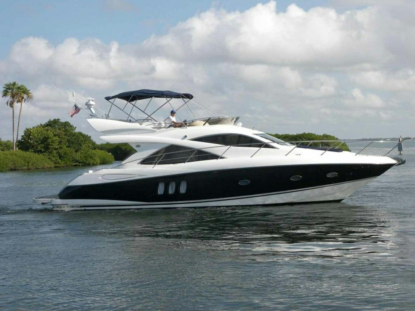 Sunseeker-Manhattan 2006-YOUNG GIRL Longboat Key-Florida-United States-Profile-4573707