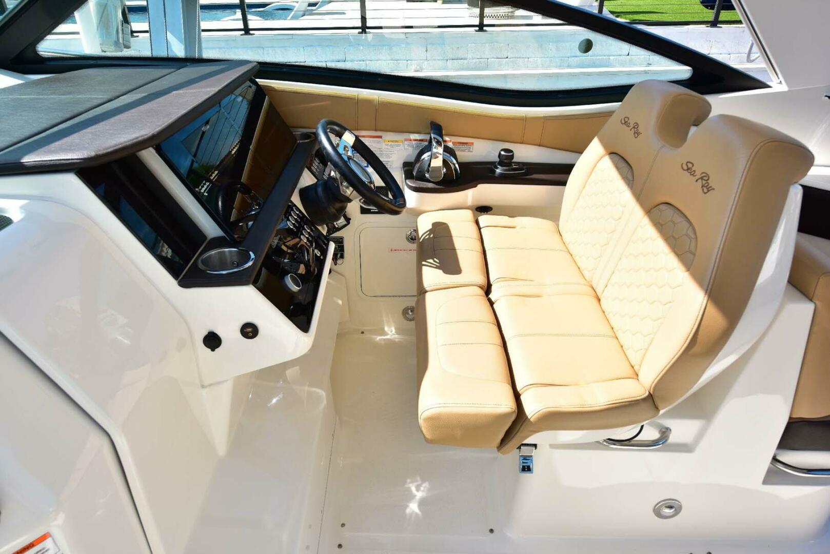 Sea Ray-320 Sundancer 2019-Rent Roll Lighthouse Point-Florida-United States-4580343 | Thumbnail