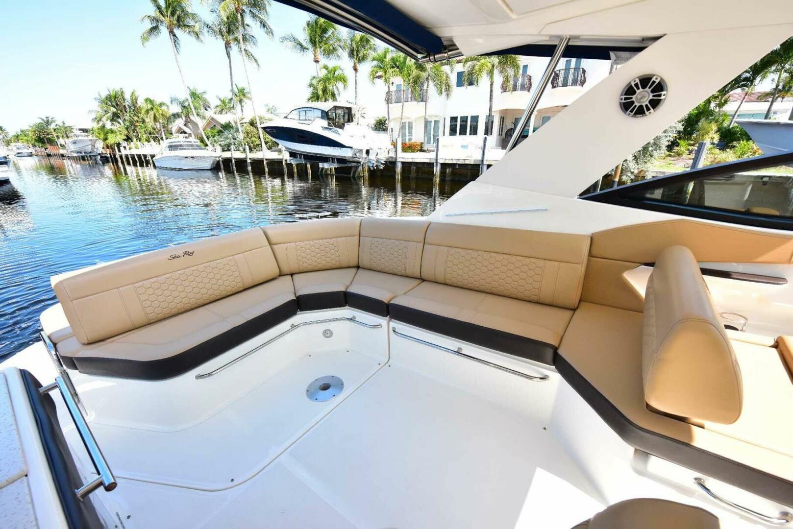 Sea Ray-320 Sundancer 2019-Rent Roll Lighthouse Point-Florida-United States-4580341 | Thumbnail