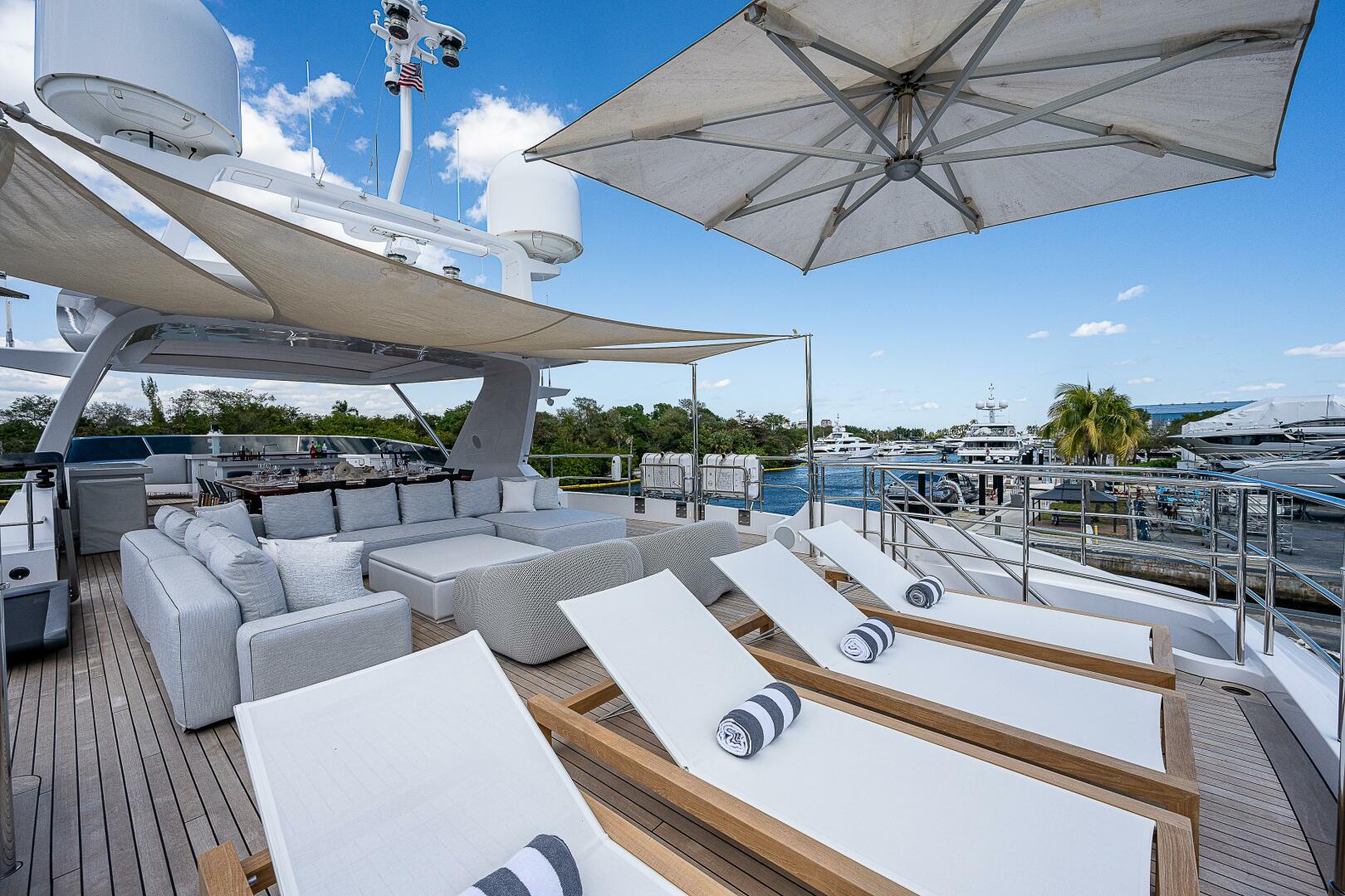 Benetti-132 Classic Supreme 2016 -Nassau-Bahamas-Benetti 132  Cofina  Exterior Bridge Deck-4581775 | Thumbnail