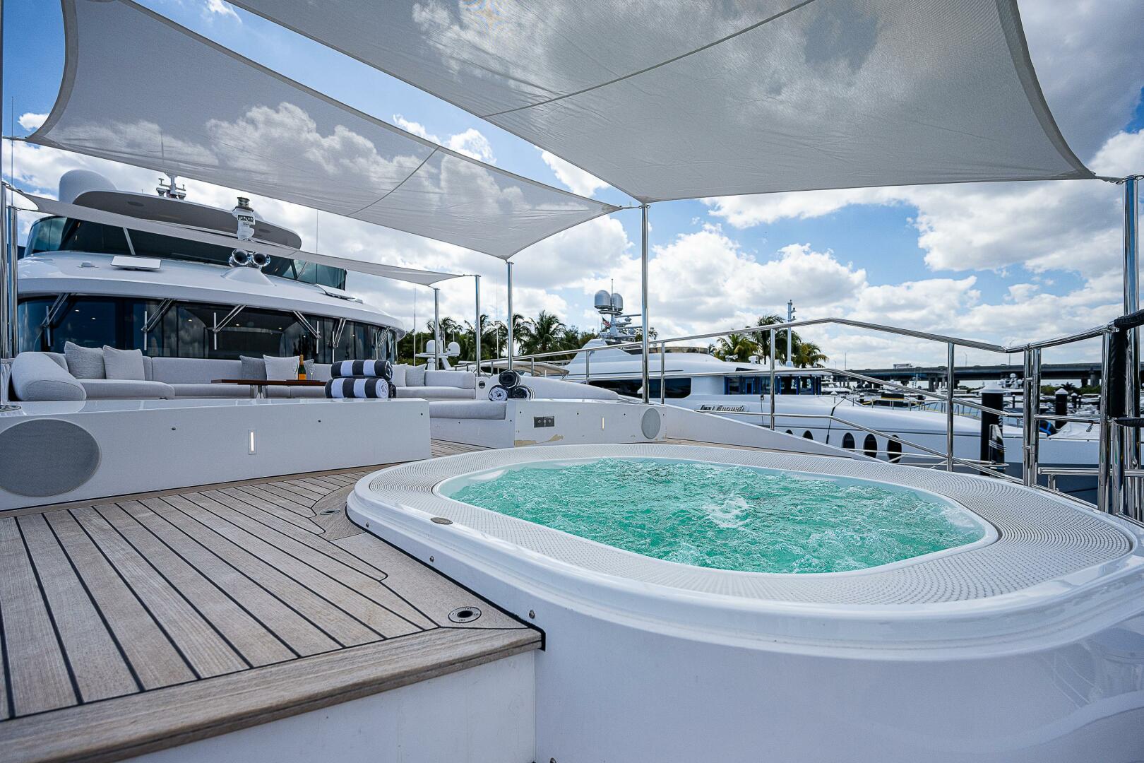 Benetti-132 Classic Supreme 2016 -Nassau-Bahamas-Benetti 132  Cofina  Exterior Bridge Deck Jacuzzi-4581840 | Thumbnail