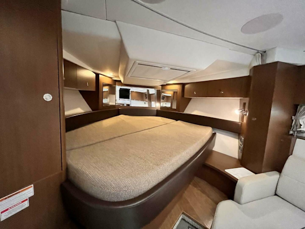 Sea Ray-350 Sundancer Coupe 2018-Bay Dog Edgewater-Maryland-United States-4583003