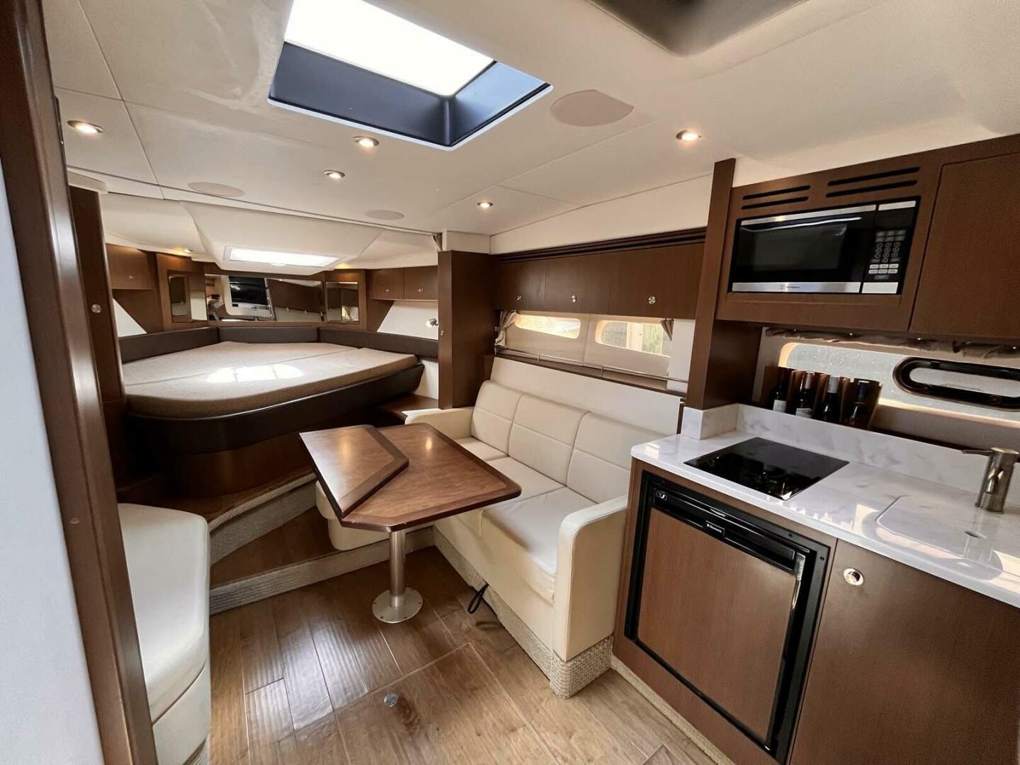 Sea Ray-350 Sundancer Coupe 2018-Bay Dog Edgewater-Maryland-United States-4582993 | Thumbnail
