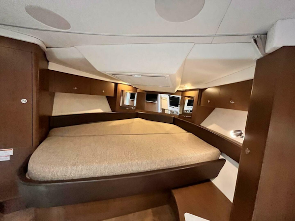 Sea Ray-350 Sundancer Coupe 2018-Bay Dog Edgewater-Maryland-United States-4583001